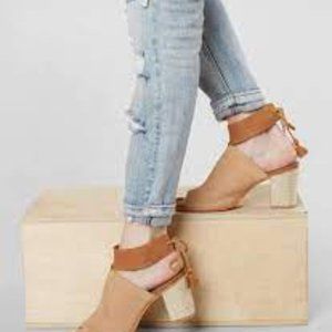 TOMS Womens Seville Peep Toe Heeled Honey Suede Leather Sandal Size 6